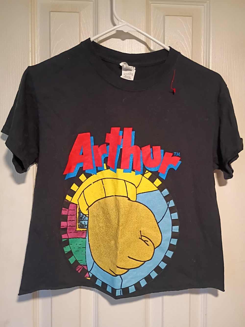 Gildan Black T-Shirt  Arthur Graphic